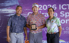Que defies time for milestone 20th career victory