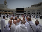 Muslims begin the annual Hajj in sweltering heat against a backdrop of war concerns