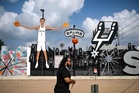 Knicks expect battle; Spurs seek payback