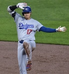 Dodgers erupt in win vs Pirates as Skenes exits