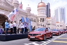 Peruntukan tambahan RM10 juta bagi geran padanan penggantian teksi lama: Anwar