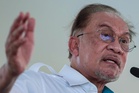 Anwar selamat jalani pembedahan hernia perut