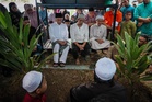 Suasana pilu iringi pengebumian abang PM, Allahyarham Idrus