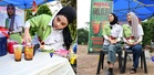 'Kami kasihan lihat abah..." – Hilang kaki akibat kemalangan, dua beradik bangkit berniaga cendol demi ringankan beban keluarga