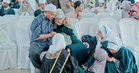 3 puteri terima sijil huffaz serentak, pasangan suami isteri sebak anak selesai hafalan 30 juzuk. 'Hadiah terbesar ibu dan ayah'