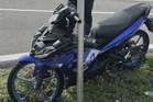 Penunggang motosikal melecur disambar api