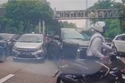 Polis tahan pemandu Axia langgar lari anggota trafik