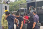 Bergaduh depan sekolah: 16 individu termasuk 14 pelajar didakwa