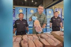 Ayam, itik beku bernilai RM1.06 juta dirampas: Dokumen, sijil halal diragui