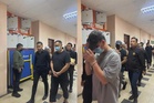 Tiga termasuk pegawai penguat kuasa minta suapan ditahan