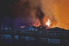 200 rumah terbakar, bomba hadapi cabaran padam api