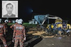 Pemandu maut, jentera berat dipandu terbabas jatuh kolam