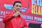 Lebih baik letak jawatan kalau tak ambil berat titah Sultan Selangor - Azmin