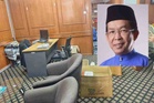 Exco UMNO-BN kosongkan pejabat, pulang kenderaan hari ini