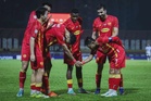 Gergasi Merah tundukkan Nam Dinh