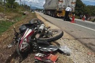 Penunggang motosikal maut digilis treler selepas tercampak ke laluan bertentangan