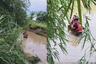 Dua beradik nyaris lemas ketika mandi sungai