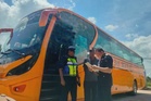 Bawa penumpang ke upacara pengebumian, bas sekolah disita