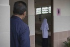 Suami guru besar ditahan kes intai murid perempuan di tandas sekolah