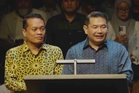 Tinggalkan pengundi untuk survival politik?