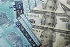 Ringgit ditutup tinggi berbanding dolar AS, mata wang serantau