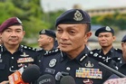 Remaja kelar leher, tangan sendiri selepas dihalang keluar teman lelaki