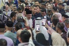 Baucar buku RM100 diteruskan untuk pelajar sekolah menengah, IPTA - PM