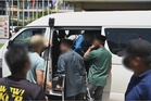 300 termasuk 12 pemimpin kumpulan ajaran sesat ditahan ketika program di dewan sekolah