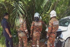 Lelaki maut tercampak dari kereta, tersangkut di dahan kelapa sawit