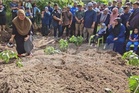 'Mereka nak ziarah pusara ayah, kini disemadi bersama' - Waris nahas enam maut