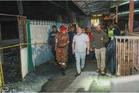 Sultan Kelantan lawat tapak 29 rumah terbakar, santuni mangsa