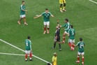 Peminat kecewa aksi pembukaan Piala Dunia dicemari tiga kad merah