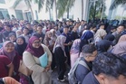 Beratur panjang cuba nasib kerja kilang, gaji bermula RM3,500