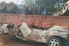 Treler terbabas hempap kereta, pemandu ada 15 rekod saman