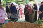 Jenazah dua beradik maut nahas dikebumi satu liang lahad