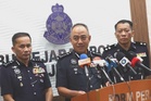 Konon menang jongkong emas, pekerja pembersihan rugi RM77,600