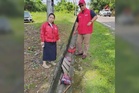 Bendera, papan calon PH di Mengkibol dirosakkan