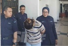 Ibu tunggal didakwa miliki bahan lucah, sebar gambar bogel disunting