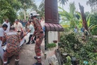 Lelaki cedera dihempap pokok durian