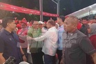 Puad Zarkashi muncul di program PH, disambut pelukan Anwar