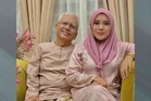 Beza usia 48 tahun bukan penghalang