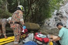 Lelaki terjatuh dari ketinggian 30 meter ketika mandi air terjun