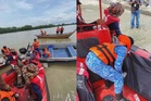 Jatuh jambatan: Mayat lelaki, kanak-kanak 2 tahun ditemui terapung
