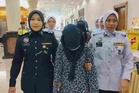 Tiga gadis tunggang motosikal pamer aksi 'Superman' didakwa