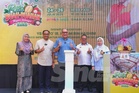 'Utamakan buahan tempatan, kurangkan import RM7.5 bilion' - Izham