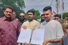 Keluarga dua pelajar ditemui maut di flat kosong buat laporan polis