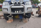 Warga emas tersepit bawah kereta dibaiki