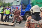 Pejalan kaki maut tersepit bawah lori 10 tan
