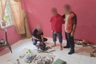 Polis tahan buruh disyaki miliki senjata api, pedang samurai
