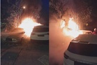 Empat kereta terbakar di kawasan semak